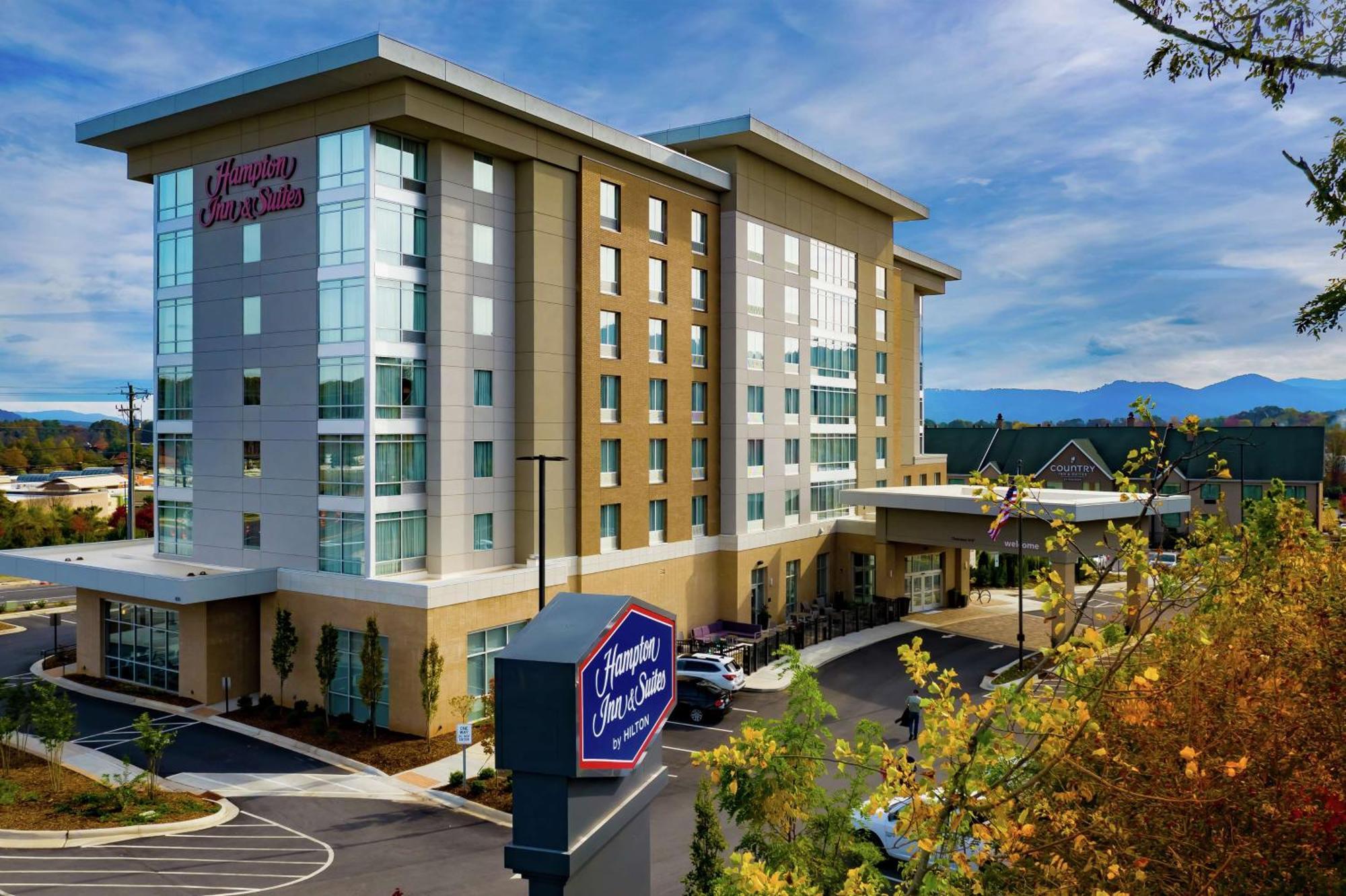 Hampton Inn & Suites Asheville Biltmore Area Exterior photo